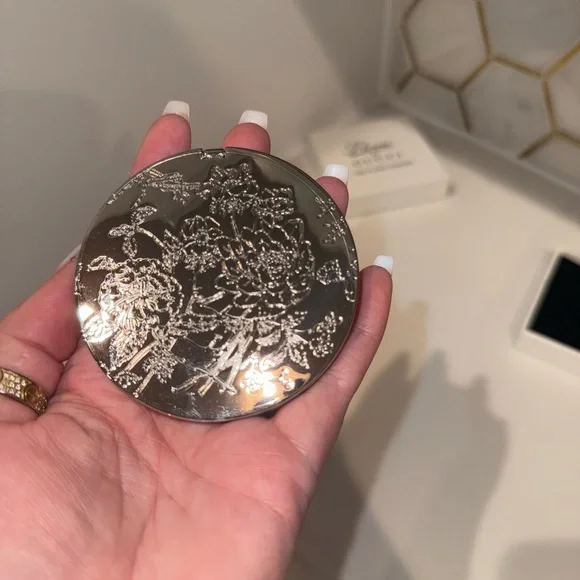 New Gucci Silver Flora Compact Mirror - Picture 10 of 12